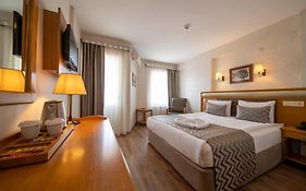 Çanak Hotel